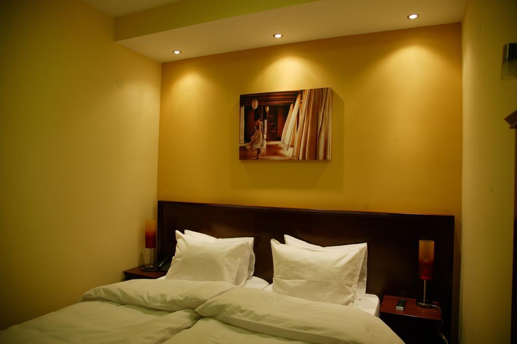 Garni Hotel Contact Belgrado Habitación foto