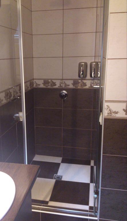 Garni Hotel Contact Belgrado Exterior foto