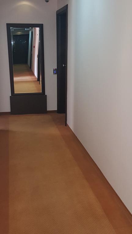 Garni Hotel Contact Belgrado Exterior foto